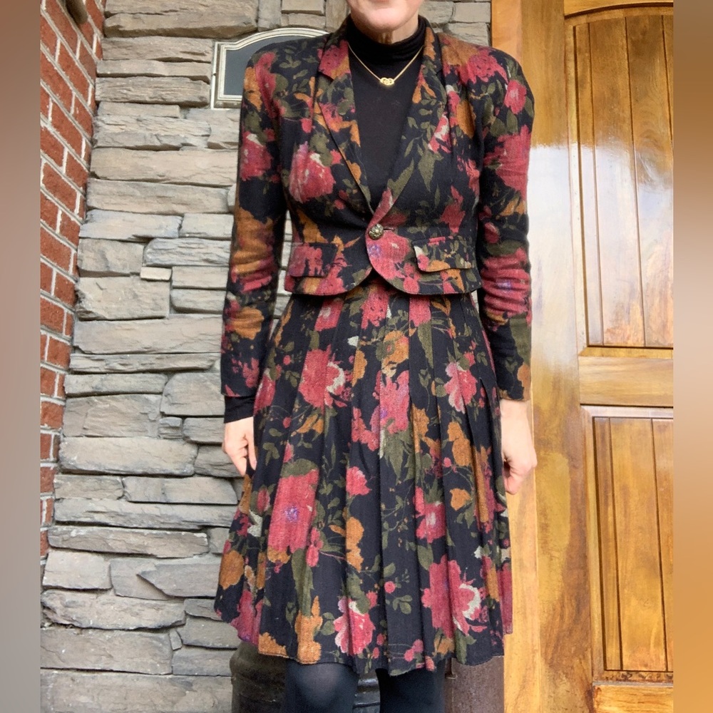 Vintage 90s M.L. Sport 2pc Jacket and Skirt Floral Pleated Size 4P XS/0